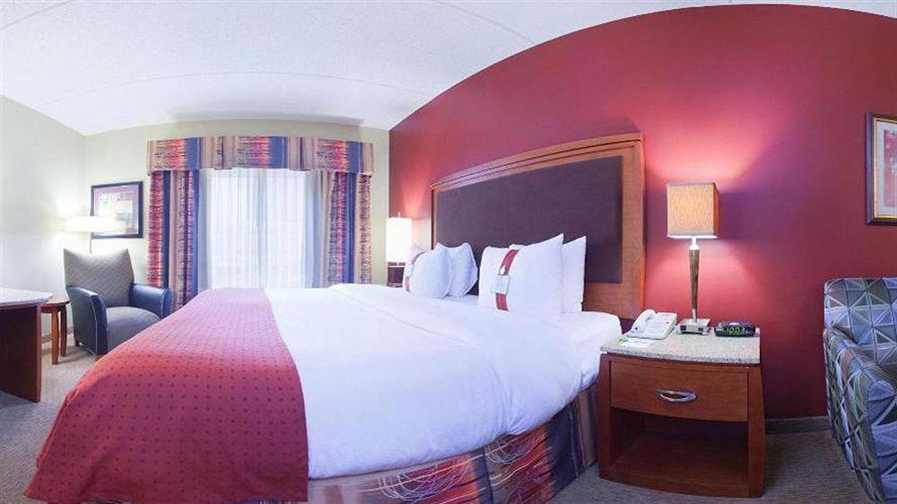Holiday & Northwest Minneapolis-arbor Lakes By Ihg 3* Maple Grove